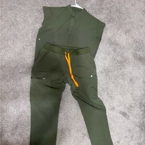 FIGS Dark Olive Scrub Set